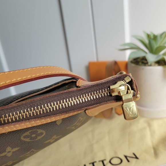 💕DISCONTINUED Very Rare Crossbody LOUIS VUITTON Odeon PM Monogram - Picture 8 of 16